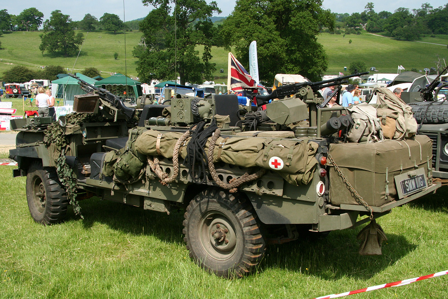 Adrian's Tomcat 100" Land Rover Pink Panthers